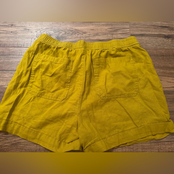 Weekend Short - Picture 4 of 4